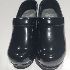Dansko Black Patent Leather Clogs Size 36 USA 6